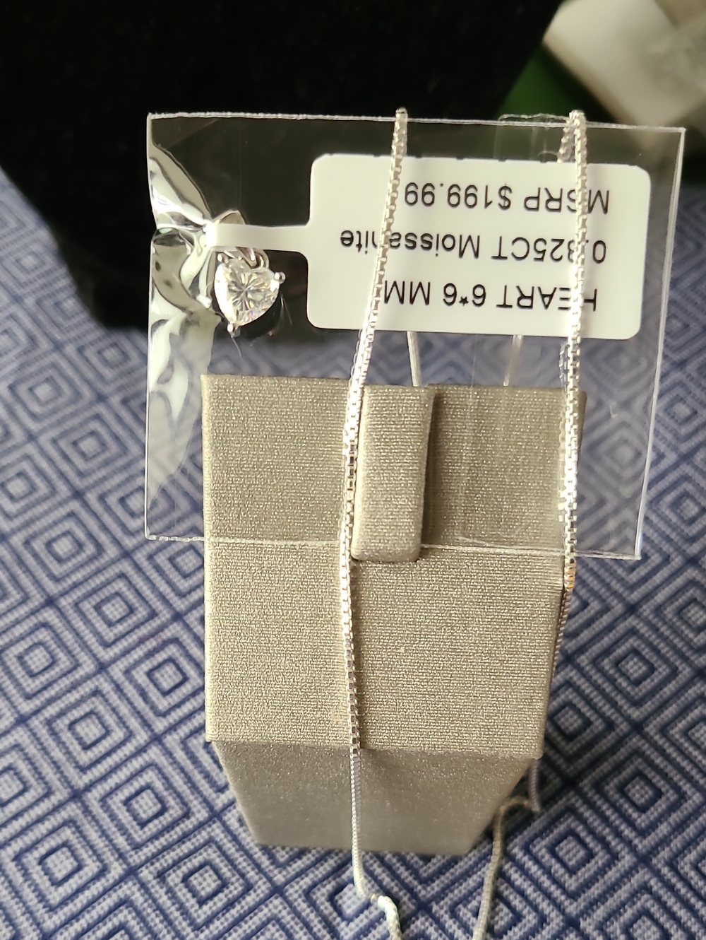 925 Heart-shaped moissanite pendant